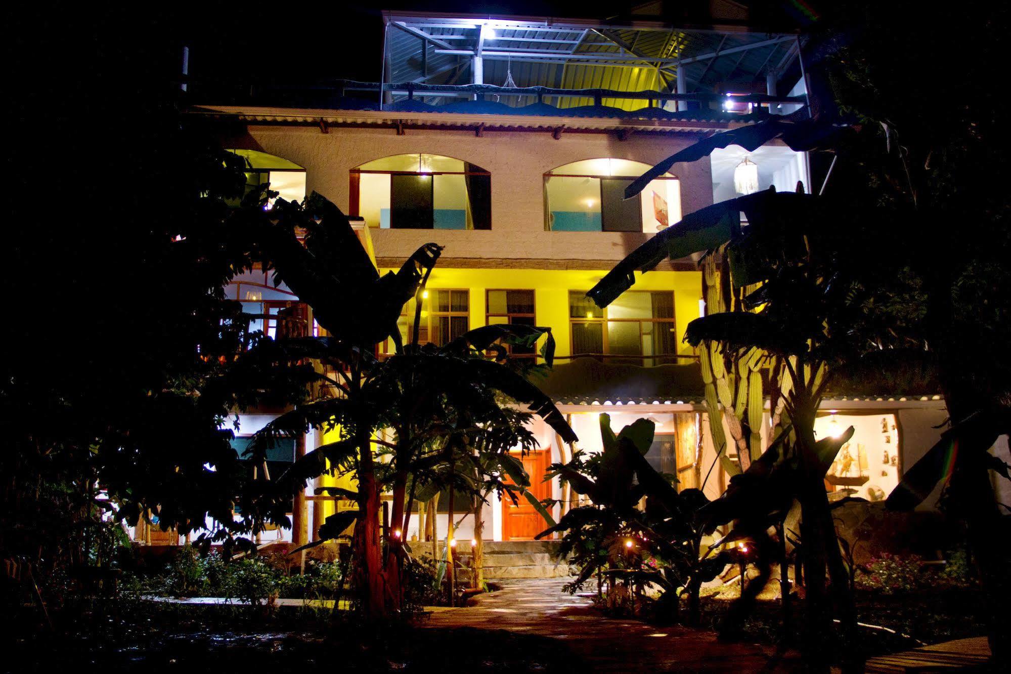 לינה וארוחת בוקר פוארטו בקריסו מורנו Galapagos Casa Playa Mann מראה חיצוני תמונה